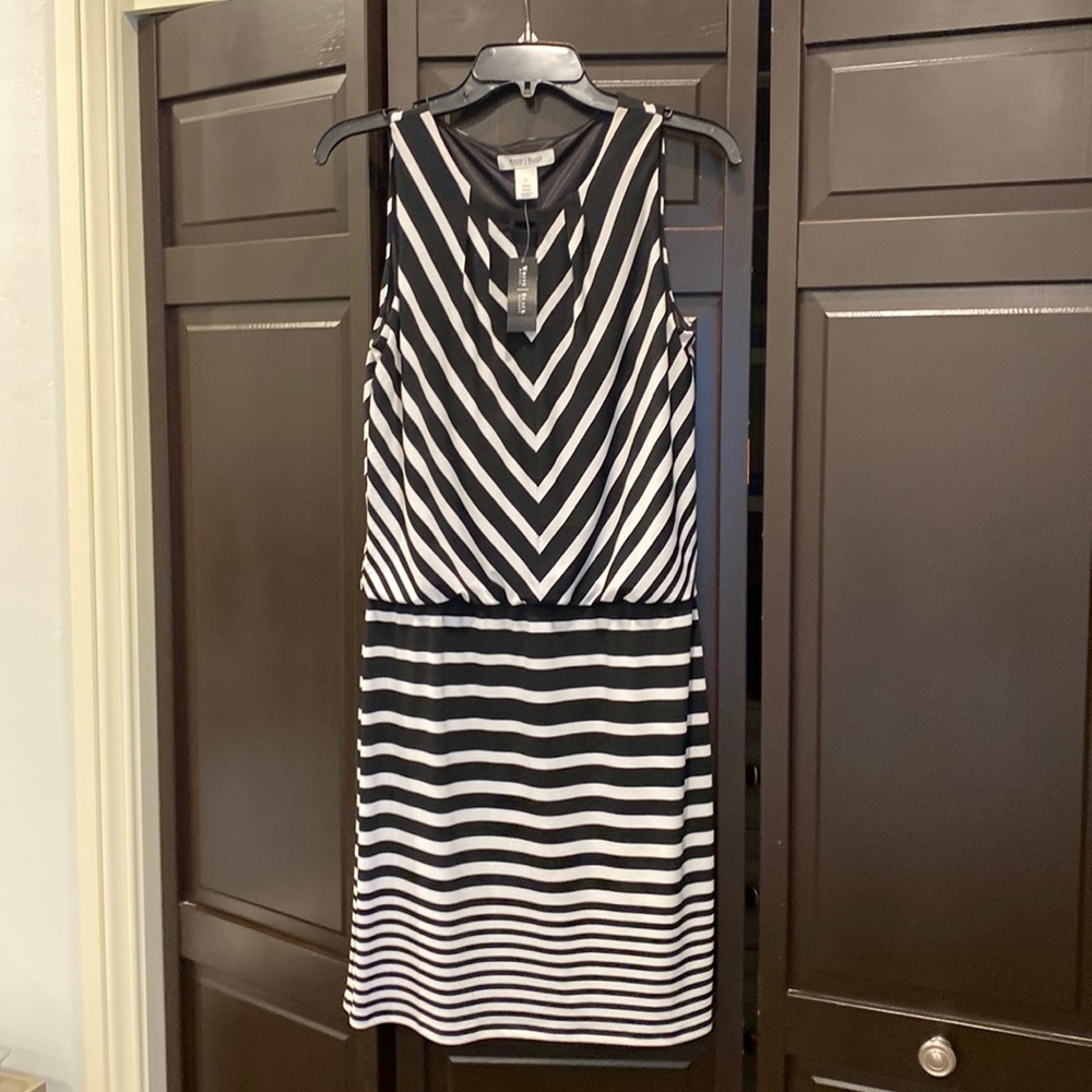 White House Black Market NWT Dress, Size Small